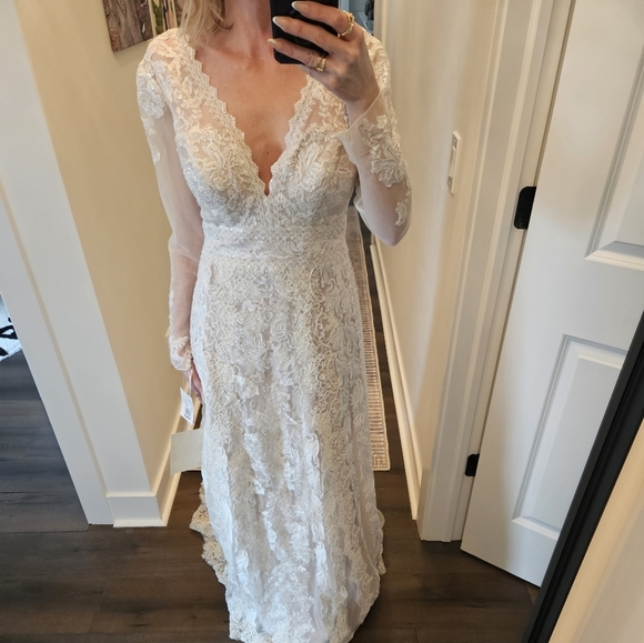 NWT 🔔 Melissa Sweet Sleeved V-Neck Sheath Wedding Dress - SIZE 4 - Picture 6 of 16